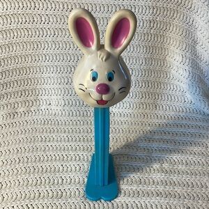 Giant 13" Musical Bunny Pez Dispenser HERE COMES PETER COTTONTAIL, Easter Rabbit